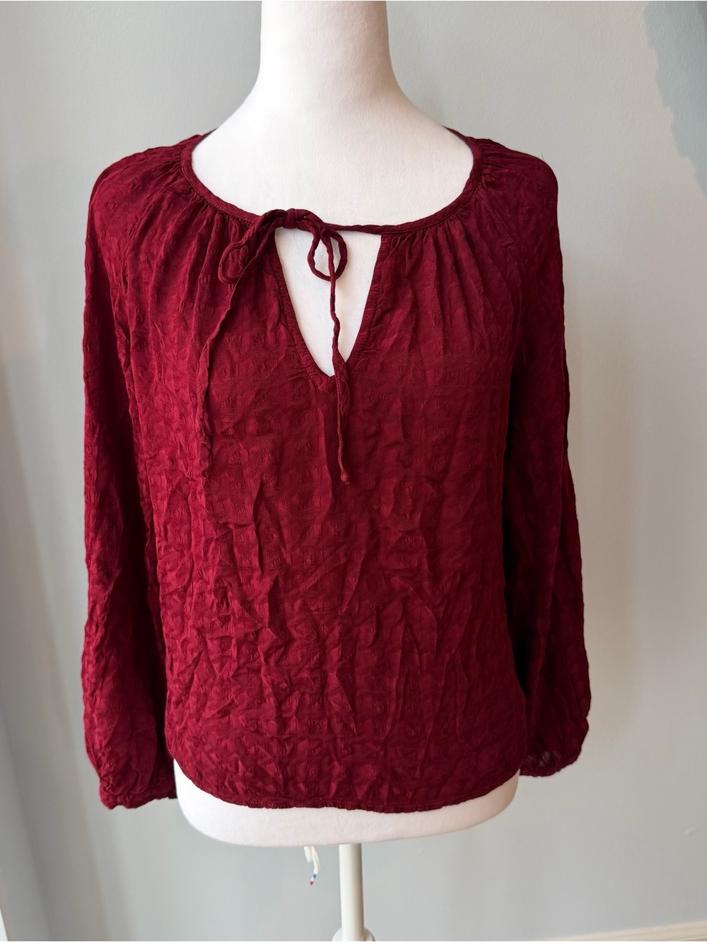 Cloth & Stone Women’s Burgundy Tie-Neck Keyhole Blouse - Size Large